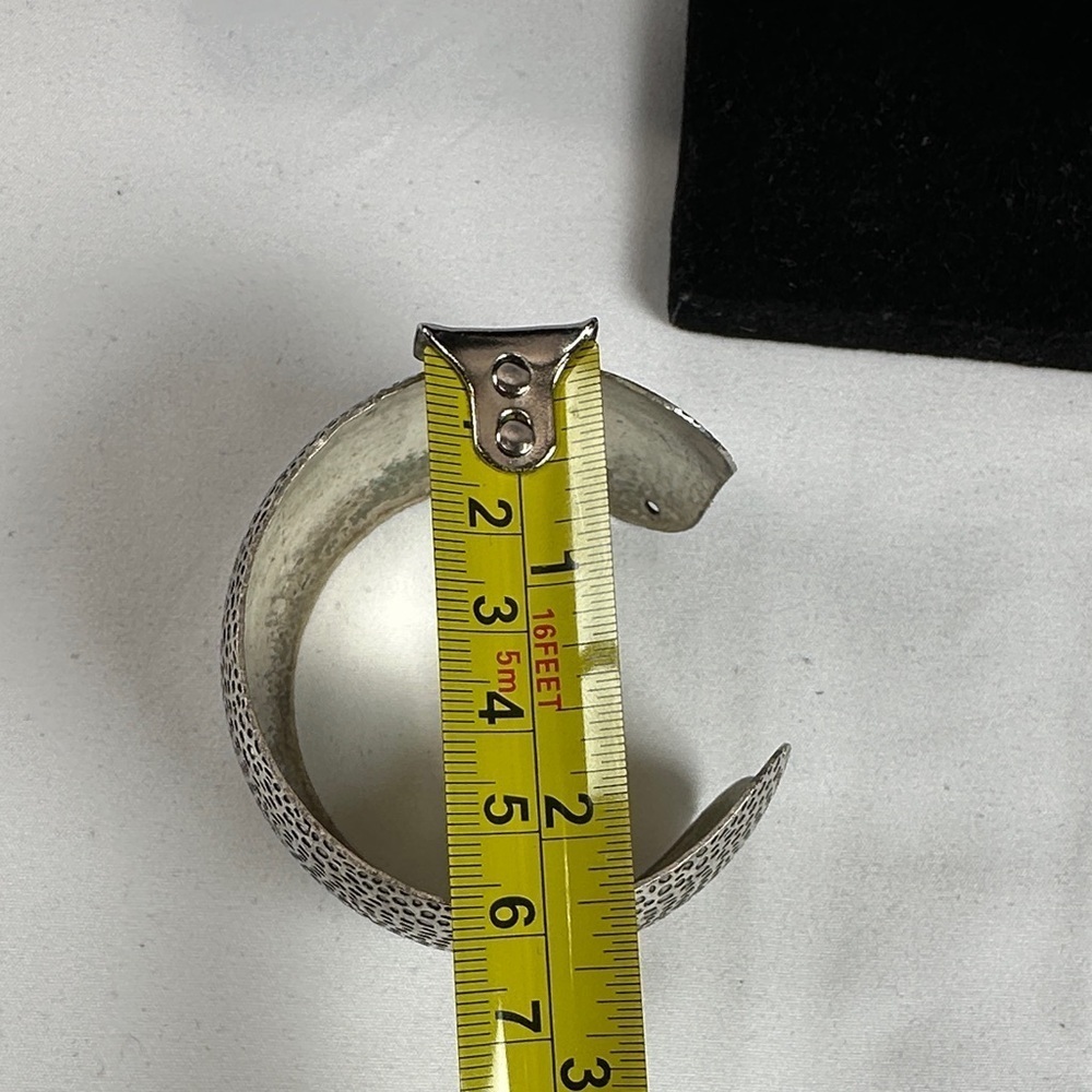 Vintage Textured Silver Cuff Bracelet - Picture 5 of 8